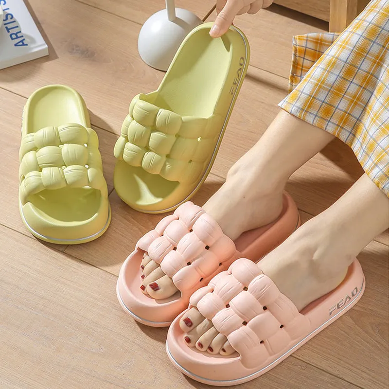 CozyClouds | Trendy Summer Style | Fashionable Slippers