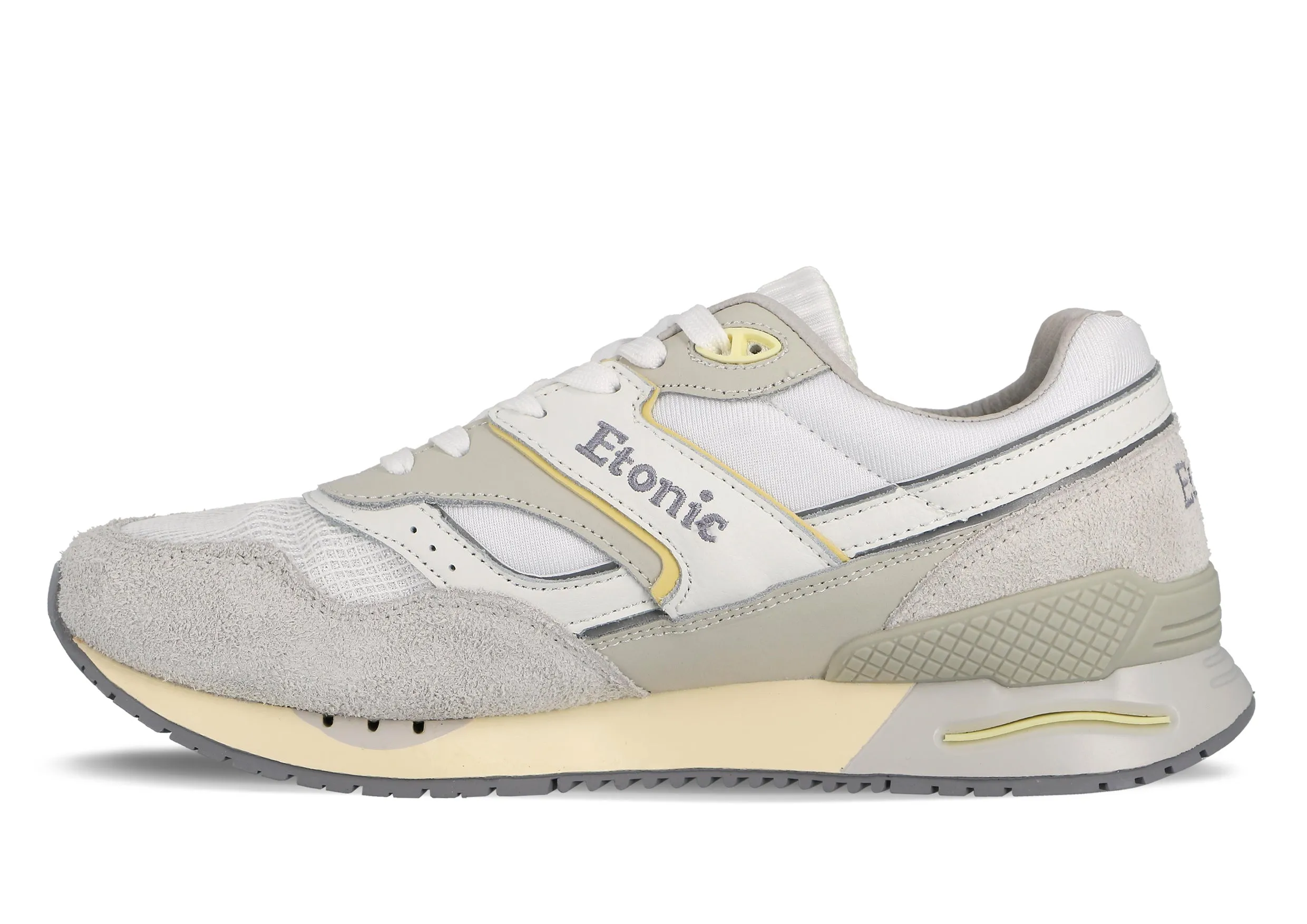 Etonic Stable Base sneakers in white mesh fabric, ice-grey suede with multi-layer white leather inserts, smoke grey and yellow details, beige midsole and smoke grey bottom outsole.