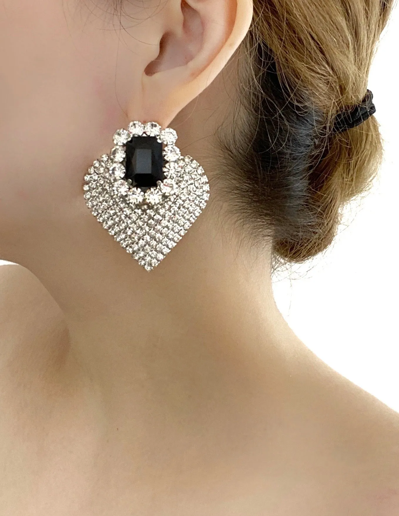 GLASS CRYSTAL HEART SHAPED EARRING