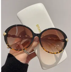 "Spa Day" Women's Glam Round Sunglasses